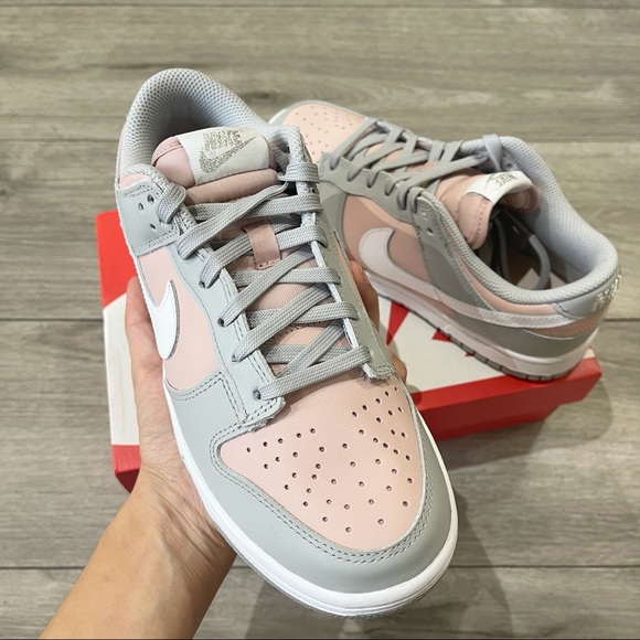 Nike Dunk Low W Pink Oxford - Picture 2 of 9